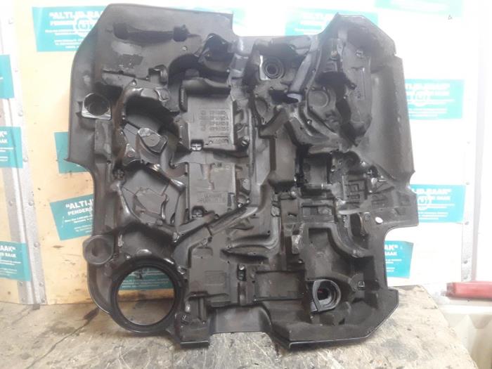 Engine cover from a Volkswagen Polo V (6R) 1.2 TDI 12V BlueMotion 2010