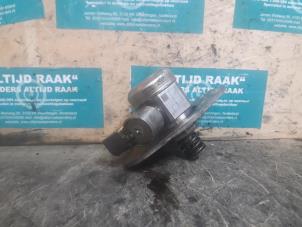 Used Mechanical fuel pump BMW 3 serie (E90) 318i 16V Price on request offered by "Altijd Raak" Penders
