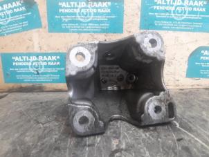 Used Engine mount Landrover Range Rover Evoque (LVJ/LVS) 2.0 eD 150 16V Coupe Price on request offered by "Altijd Raak" Penders
