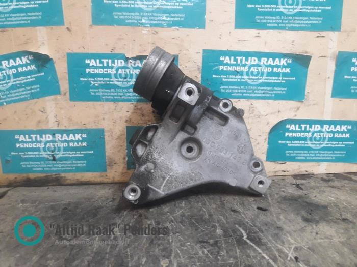 Usagé Support dynamo bas Volkswagen Golf V (1K1) 1.4 TSI 140 16V Prix sur demande proposé par "Altijd Raak" Penders