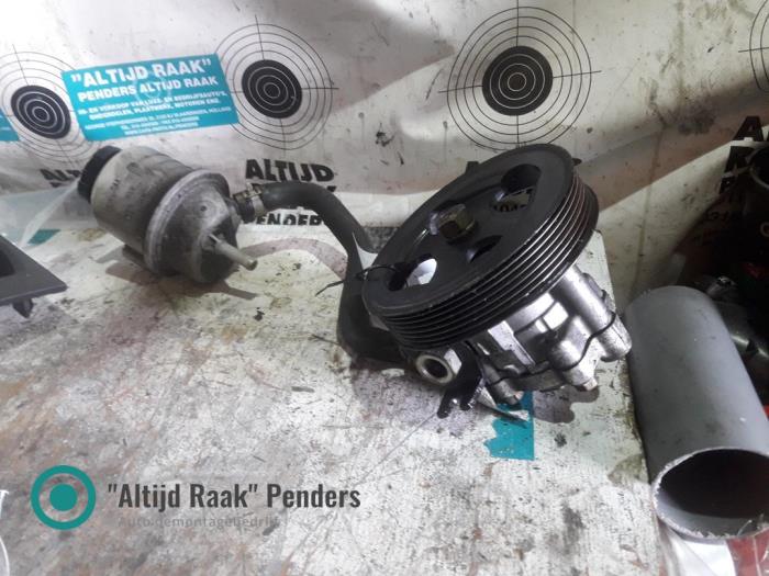 Usagé Pompe de direction Nissan Titan 5.6 V8 Prix sur demande proposé par "Altijd Raak" Penders
