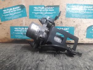 Used Power steering pump Mercedes C Estate (S205) C-350 e 2.0 16V Price on request offered by "Altijd Raak" Penders