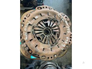Used Dual mass flywheel Mercedes C (W203) 2.2 C-200 CDI 16V Price on request offered by "Altijd Raak" Penders