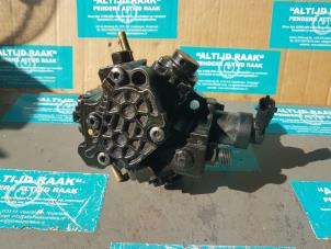 Used Mechanical fuel pump Nissan Navara (D40) 3.0 dCi V6 24V DPF 4x4 Price on request offered by "Altijd Raak" Penders