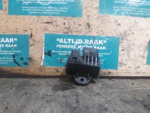 Used Glow plug relay BMW 3 serie (F30) 328d 2.0 16V Price on request offered by "Altijd Raak" Penders