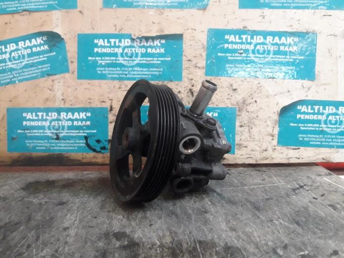 Power steering pump from a Peugeot 4007 (VU/VV) 2.2 HDiF 16V 2008