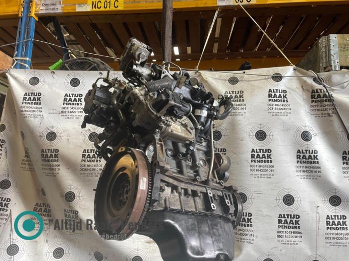 Used Timing cover Fiat Punto III (199) 1.3 JTD Multijet Start&Stop 16V Price on request offered by "Altijd Raak" Penders