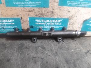 Used Fuel injector nozzle Ford Transit 2.2 TDCi 16V Price on request offered by "Altijd Raak" Penders