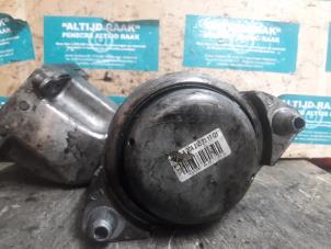 Used Engine mount Mercedes E (W212) E-350 CDI BlueEfficiency V6 24V 4-Matic Price on request offered by "Altijd Raak" Penders