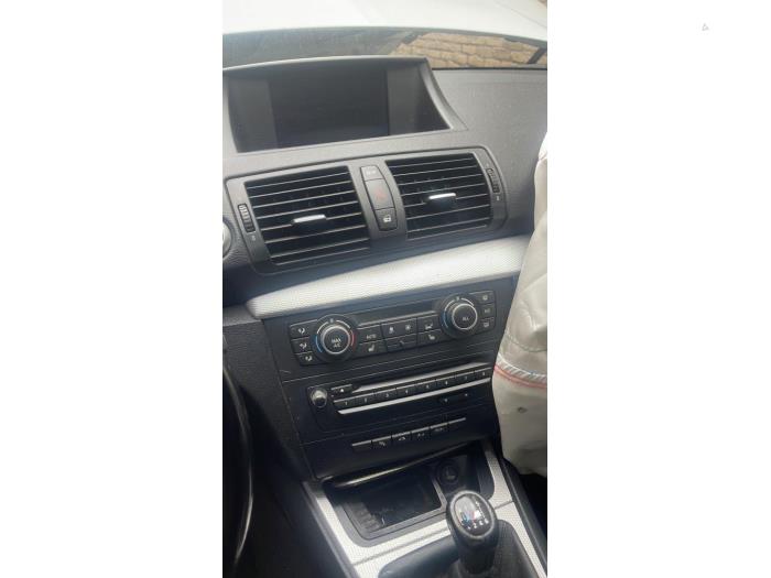 Front panel from a BMW 1 serie (E88) 118d 16V 2013