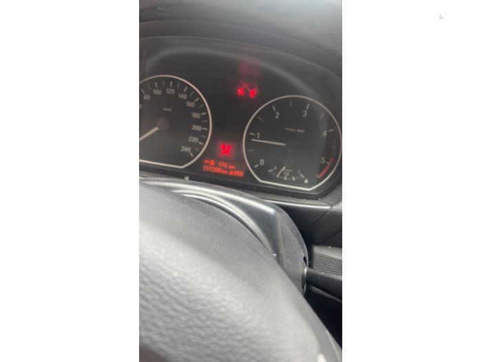 Odometer KM from a BMW 1 serie (E88) 118d 16V 2013