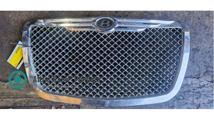 Używane Grill Chrysler 300 C Cena na żądanie oferowane przez "Altijd Raak" Penders