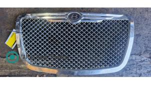 Calandre Chrysler 300C Phase 1 Break – Occasion – Noire – Pièce Auto D’origine