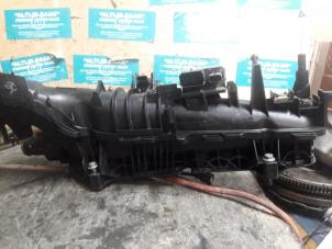 Used Intake manifold BMW 7 serie (G11/12) 740d,Ld xDrive 24V Price on request offered by "Altijd Raak" Penders
