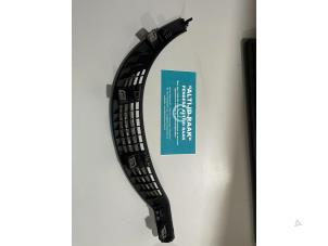 Used Dashboard vent Mercedes S (W221) 5.5 S-550 32V 4-Matic Price on request offered by "Altijd Raak" Penders