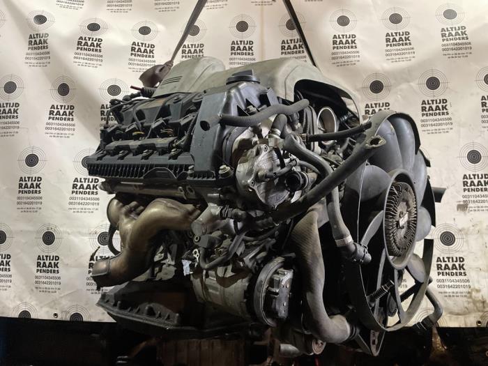 Engine from a BMW 5 serie (E60) 545i 32V 2005