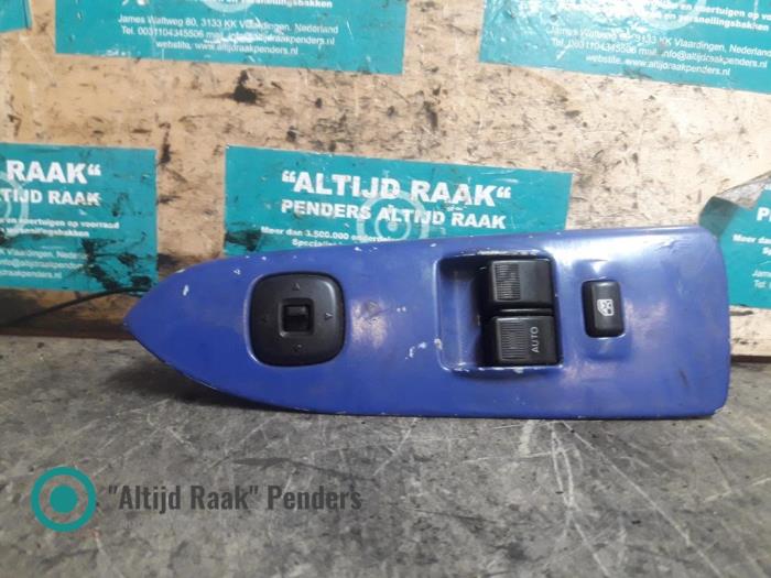 Usados Interruptor combinado de ventanillas Mazda 323 Precio de solicitud ofrecido por "Altijd Raak" Penders