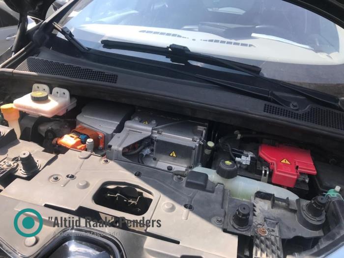 Used Engine Renault Zoé (AG) Price on request offered by "Altijd Raak" Penders