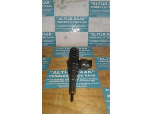 Used Injector (diesel) Volkswagen Transporter T5 2.5 TDi 4Motion Price on request offered by "Altijd Raak" Penders