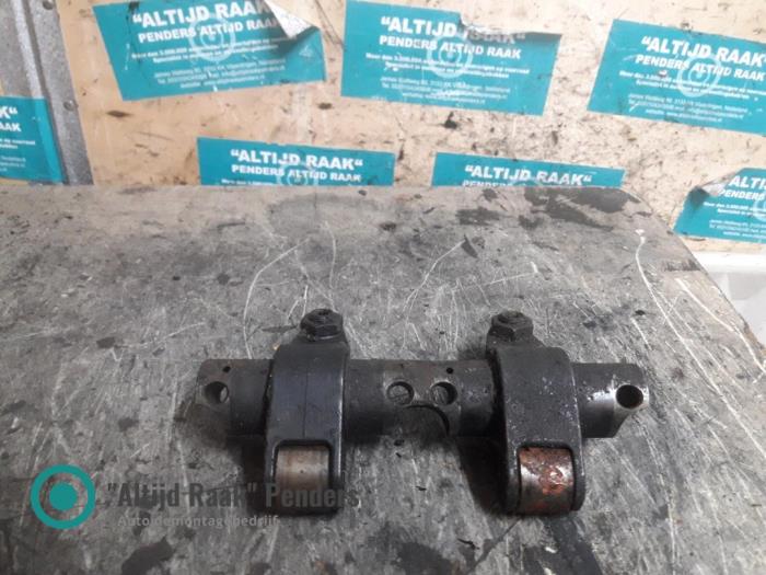 Gebrauchte Schwinghebelachse Volkswagen Transporter/Caravelle T5 2.5 TDI 4Motion Preis auf Anfrage angeboten von "Altijd Raak" Penders