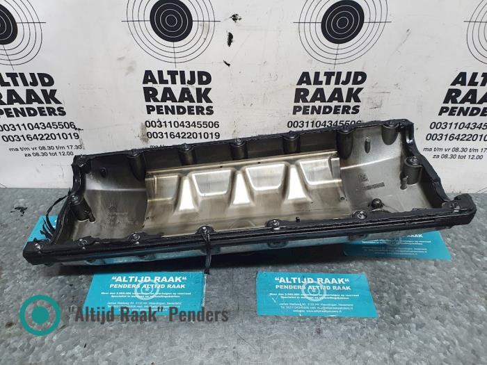 Gebrauchte Ventildeckel Volkswagen Transporter/Caravelle T5 2.5 TDI 4Motion Preis auf Anfrage angeboten von "Altijd Raak" Penders