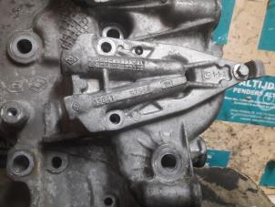 Used Camshaft adjuster Renault Captur (2R) 1.2 TCE 16V EDC Price on request offered by "Altijd Raak" Penders