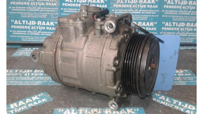 Air conditioning pump from a Mercedes-Benz Vito (447.6) 2.2 114 CDI 16V 4x4 2019