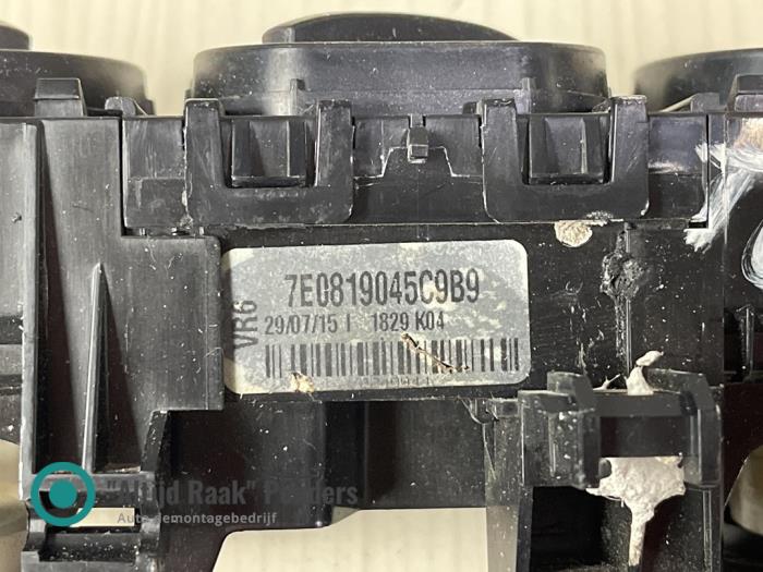 Heater control panel Volkswagen Transporter T6 2.0 TDI 150 4Motion