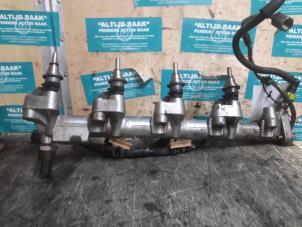 Used Fuel injector nozzle Mazda CX-7 2.2 MZR-CD 16V Price on request offered by "Altijd Raak" Penders