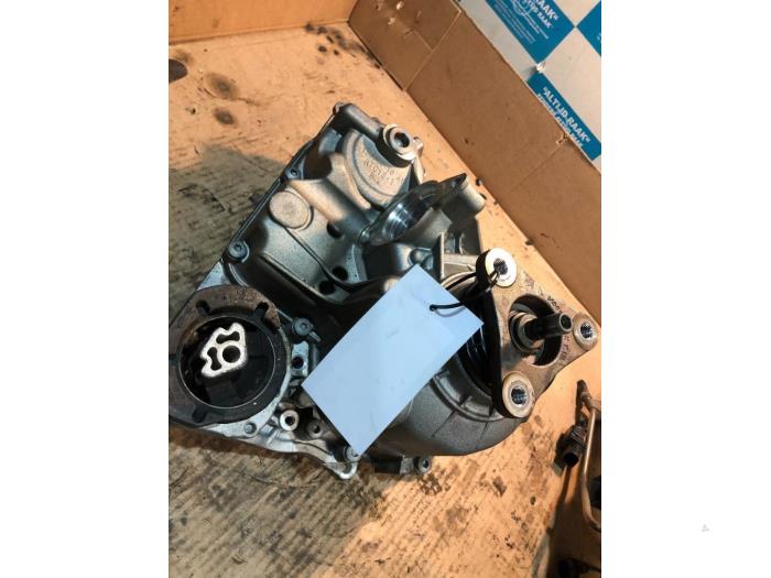 4x4 transfer box from a BMW 5 serie (G30) M5 xDrive 4.4 V8 32V TwinPower Turbo 2018