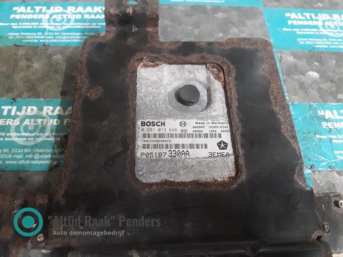 Used Engine management computer Jeep Grand Cherokee (WH/WK) 3.0 CRD V6 24V DPF Price on request offered by "Altijd Raak" Penders