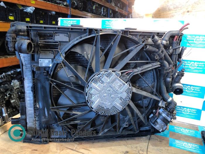 Usagé Ventilateur radiateur BMW B5 (F10) 4.4 V8 32V Bi-Turbo Prix sur demande proposé par "Altijd Raak" Penders