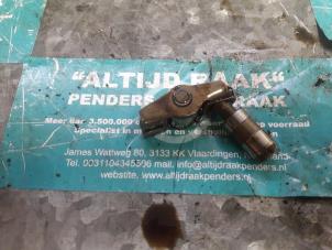 Used Rocker arm Fiat 500 (312) 0.9 TwinAir 105 Price on request offered by "Altijd Raak" Penders