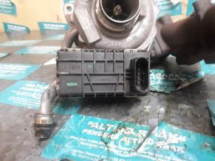 Used Actuator electric (Turbo) Jaguar S-type (X200) 2.7 D 24V Price on request offered by "Altijd Raak" Penders