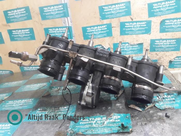 Usagé Conduit de carburant Volkswagen Touran (1T1/T2) 2.0 FSI 16V Prix sur demande proposé par "Altijd Raak" Penders