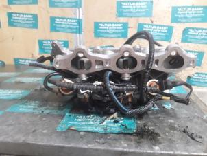 Used Intake manifold Hyundai Santa Fe II (CM) 2.7 V6 24V 4x4 Price on request offered by "Altijd Raak" Penders