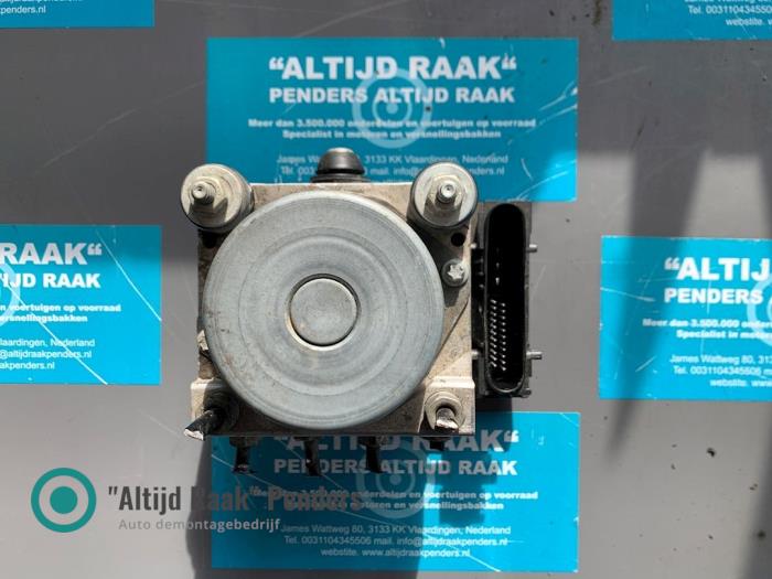 Begagnade ABS-pump Opel Corsa D 1.3 CDTi 16V ecoFLEX Pris på förfrågan erbjuds av "Altijd Raak" Penders
