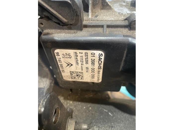 Robotised gearbox from a Peugeot 2008 (CU) 1.2 Vti 12V PureTech 82 2015