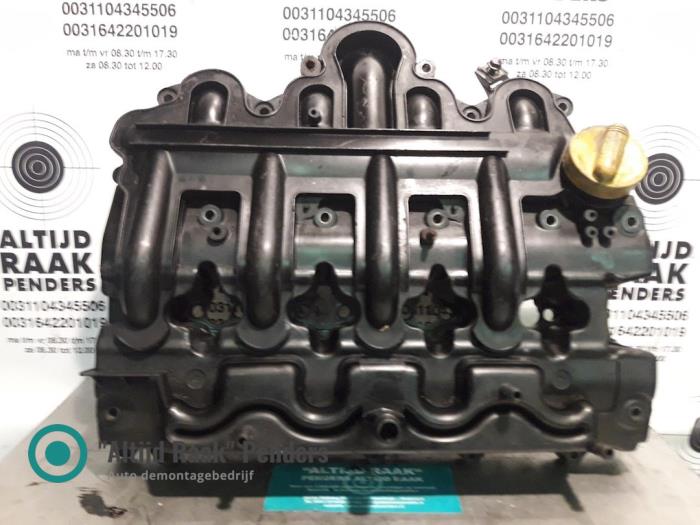 Gebrauchte Ventildeckel Renault Master II (ED/HD/UD) 2.2 dCi 16V Preis auf Anfrage angeboten von "Altijd Raak" Penders