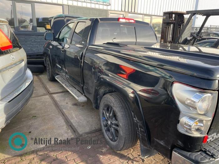 Używane Silnik Toyota Tundra (K5/K6) 5.7 V8 32V Dual VVT-I Cena na żądanie oferowane przez "Altijd Raak" Penders