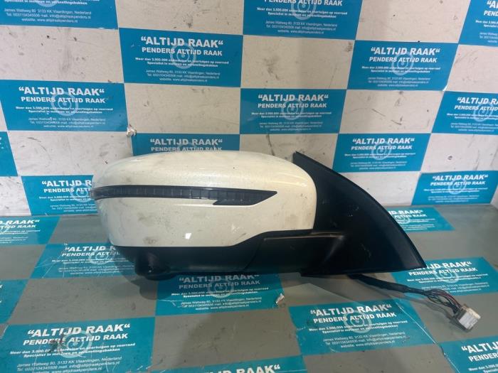 Wing mirror, right from a Nissan Qashqai (J11) 1.2 DIG-T 16V 2017