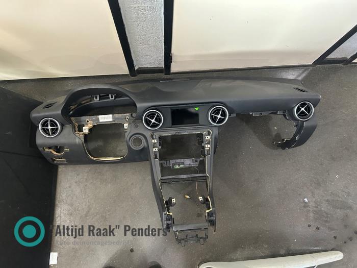 Używane Panel Mercedes SLK (R172) 5.5 55 AMG V8 32V Cena na żądanie oferowane przez "Altijd Raak" Penders