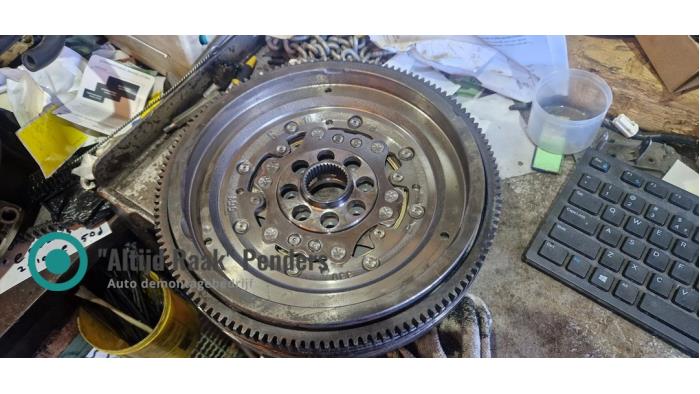 Gebrauchte Doppelte Masse Schwungrad Audi TT (FV3/FVP) 2.5 RS TFSI 20V Quattro Preis auf Anfrage angeboten von "Altijd Raak" Penders