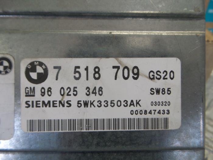 Ordinateur réservoir automatique d'un BMW 3-Serie 2003
