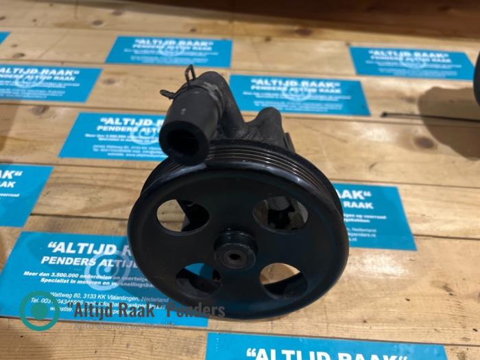 Usagé Pompe de direction Suzuki Grand Vitara II (JT) 2.0 16V Prix sur demande proposé par "Altijd Raak" Penders