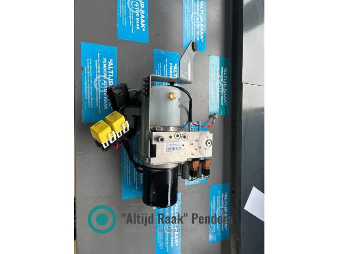 Begagnade Hydraulpump Mercedes E (R207) Pris på förfrågan erbjuds av "Altijd Raak" Penders