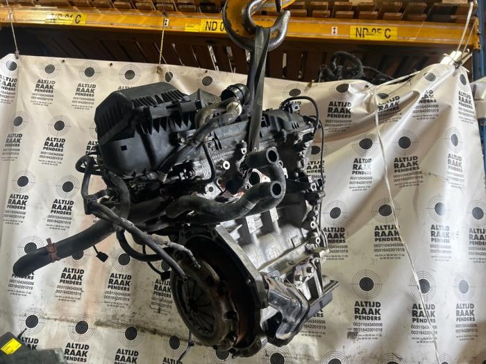 Engine from a Kia Picanto (TA) 1.0 12V 2015