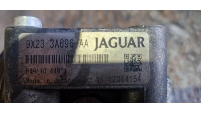 Pompa wspomagania kierownicy z Jaguar XJ (X351) 3.0 D V6 24V 2012