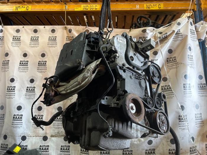 Engine from a Renault Clio II (BB/CB) 1.4 16V Si 2002