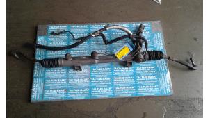 Used Steering box Mercedes ML I (163) Price on request offered by "Altijd Raak" Penders